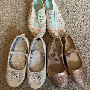 Lot size 9 toddler girl shoes